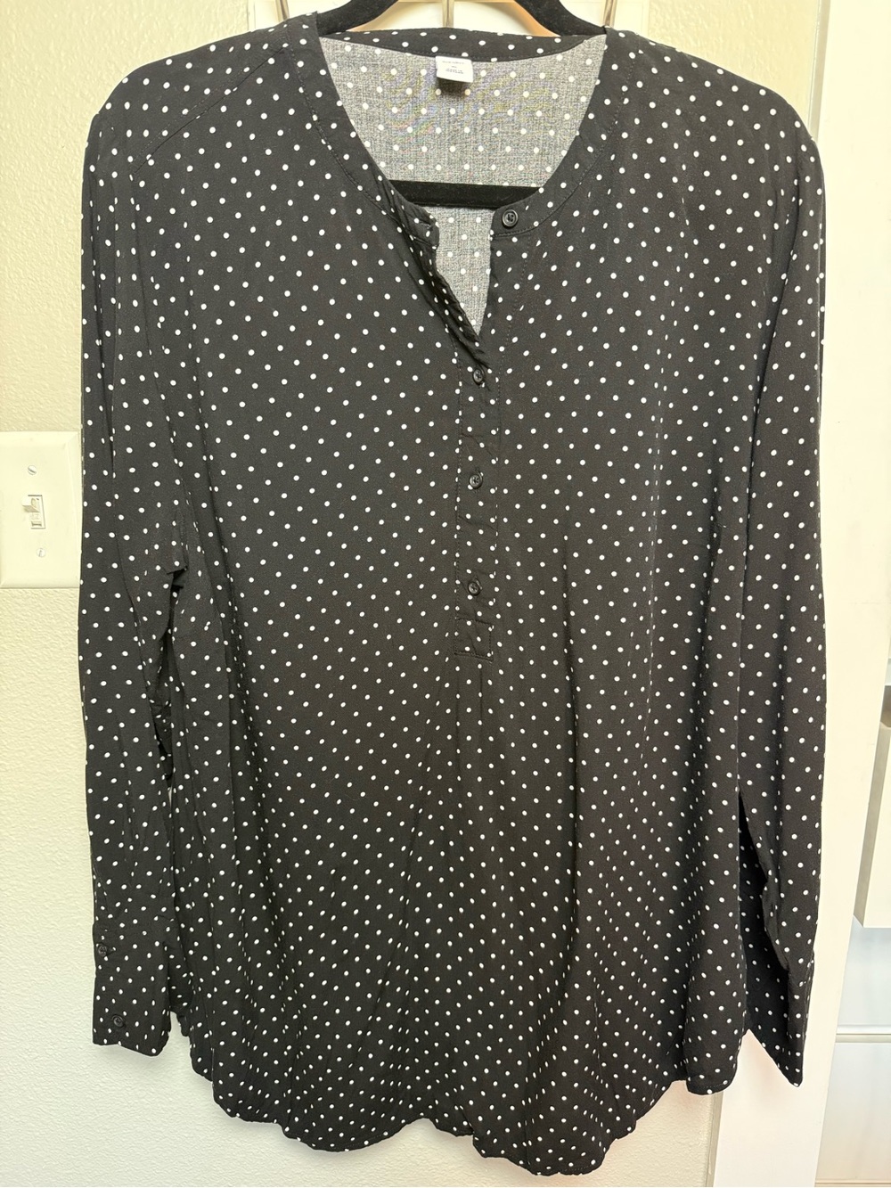Old Navy Women’s XL Black White Polka Dot Button Front Blouse Long Sleeve